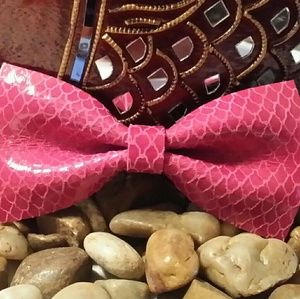 Handmade genuine leather bow tie